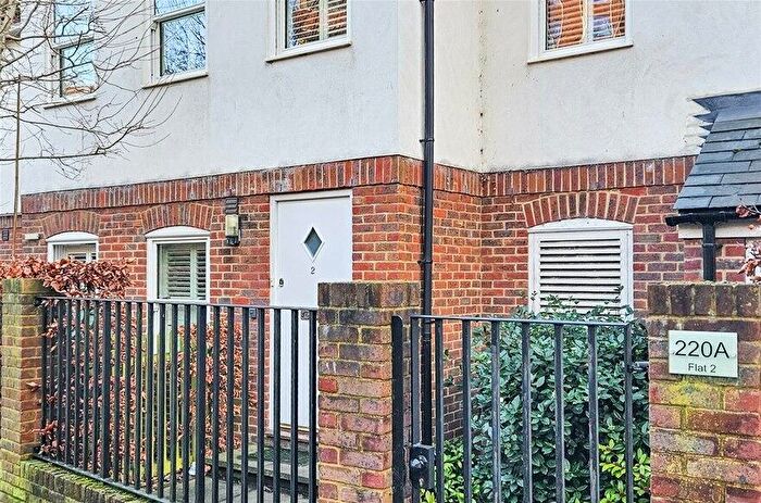 2 Bedroom Flat For Sale In London Road, St Albans, St Albans, AL1