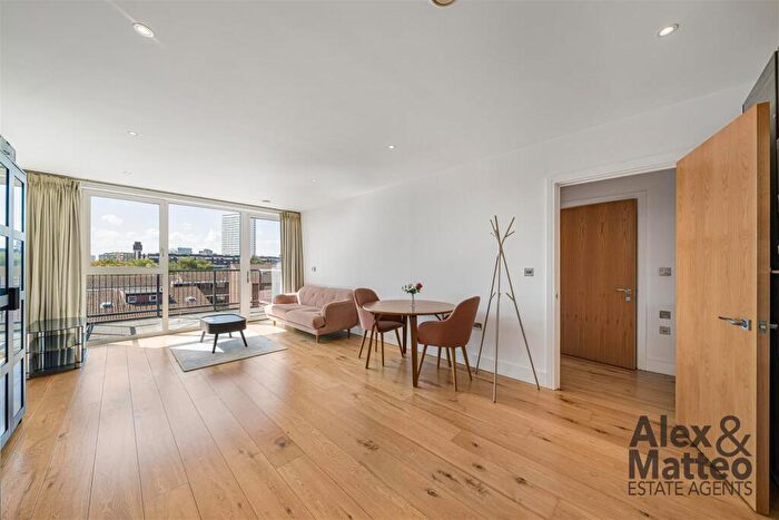 2 Bedroom Flat For Sale In Aurora Point, Surrey Quays, SE8