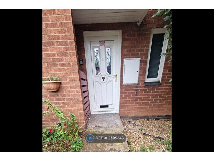 3 Bedroom Terraced House To Rent In Royston Close, Nottingham, NG2