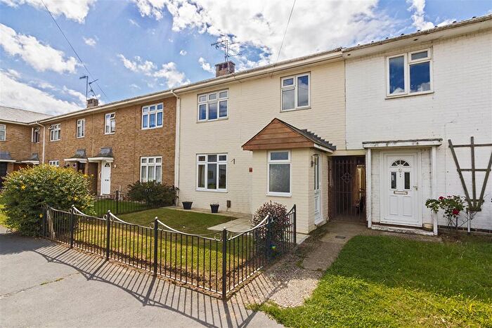 3 Bedroom Terraced House To Rent In The Quadrant, Goring, BN12