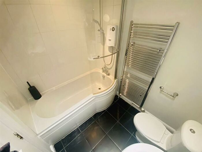 2 Bedroom Flat To Rent In B Garden Flat, Toronto Road, BS7