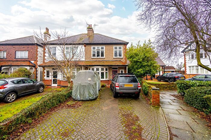 3 Bedroom Semi Detached House For Sale In Southbourne Gardens, Westcliff-On-Sea, SS0