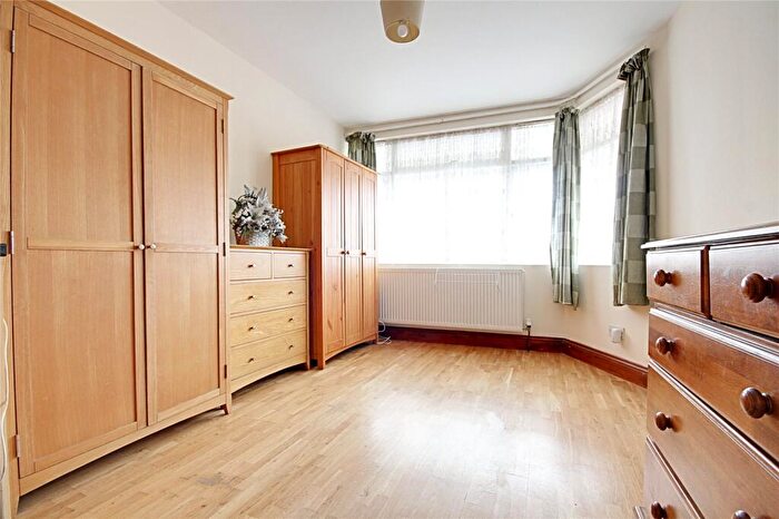 1 Bedroom Flat To Rent In Hamilton Avenue, London, N9