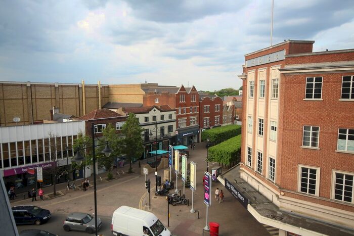 2 Bedroom Flat To Rent In Thames Street, Staines, TW18