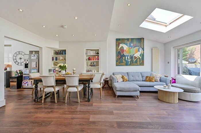 4 Bedroom Semi-Detached House To Rent In Crestway, Putney, London, SW15