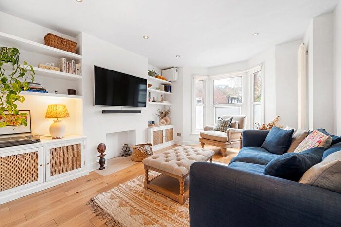 2 Bedroom Flat For Sale In Mayall Road, SE24