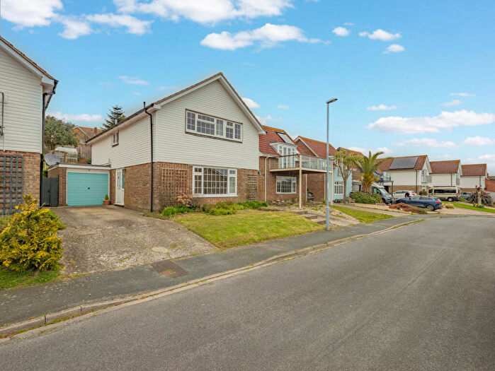 4 Bedroom Detached House For Sale In Eastdown Avenue, Weymouth, DT3