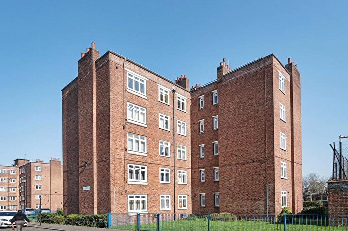 1 Bedroom Flat For Sale In Banister House, Homerton, London, E9