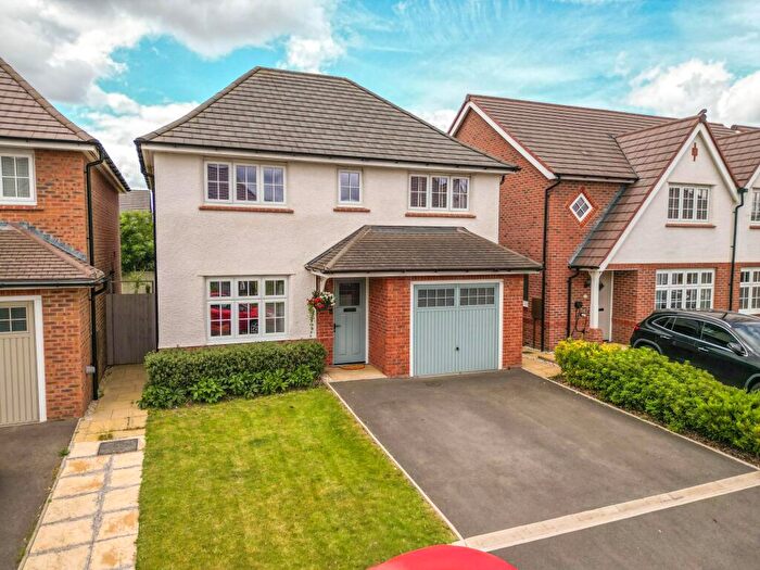 3 Bedroom Detached House For Sale In Hadrian Way, Nuneaton, CV11