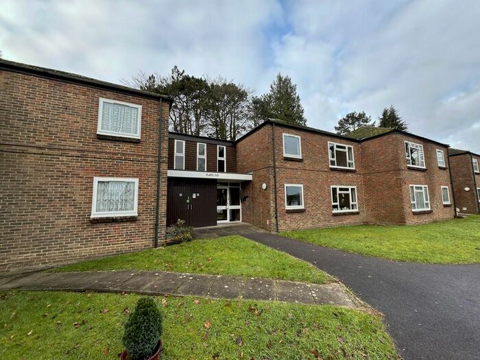 1 Bedroom Flat To Rent In Church Road, Crowborough, TN6