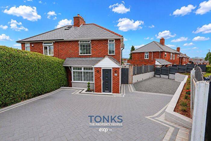2 Bedroom Semi-Detached House For Sale In Red Leasowes Road, Halesowen, B63