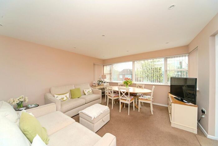 1 Bedroom Flat For Sale In Grasshoppers, The Drive, Hove, East Sussex, BN3