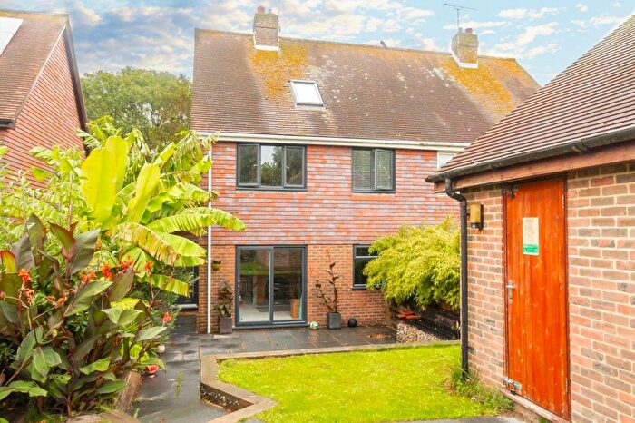 4 Bedroom Semi-Detached House For Sale In Ivy Close, Etchinghill, Folkestone, CT18