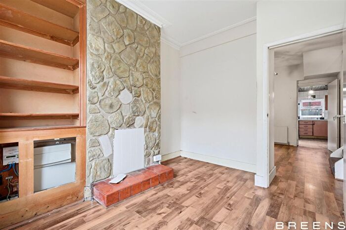 3 Bedroom Terraced House For Sale In Scotland Green Road North, Enfield, EN3