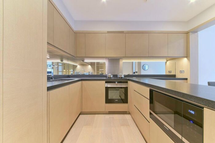 1 Bedroom Apartment For Sale In Legacy Building, Embassy Gardens, Nine Elms, SW11