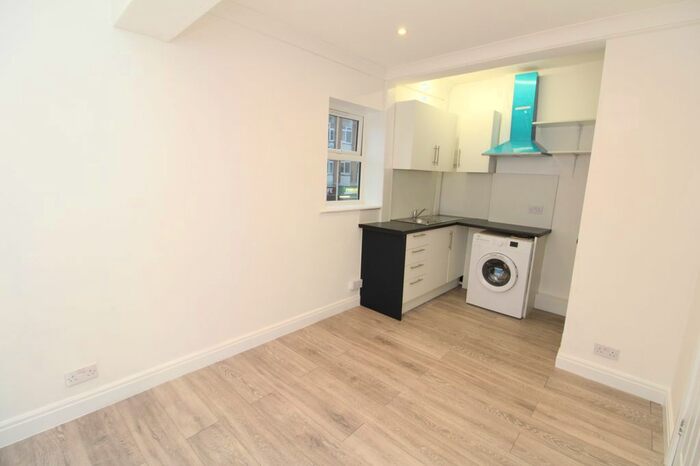 Studio To Rent In Eltham High Street, London, SE9