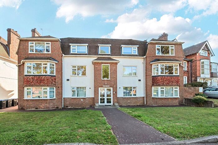 2 Bedroom Flat For Sale In Southend Road, Beckenham, BR3