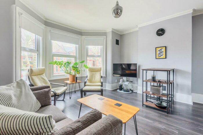 2 Bedroom Flat To Rent In Griffin Road London, SE18