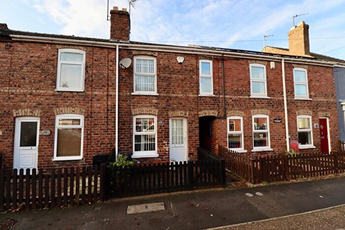 2 Bedroom Terraced House For Sale In Grantham Road, Bracebridge Heath, LN4