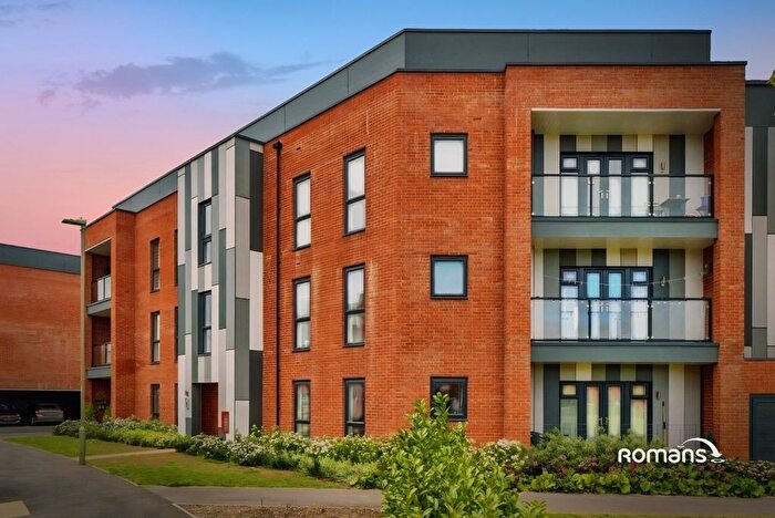 2 Bedroom Flat For Sale In Brocade Road, Andover, Hampshire, SP11