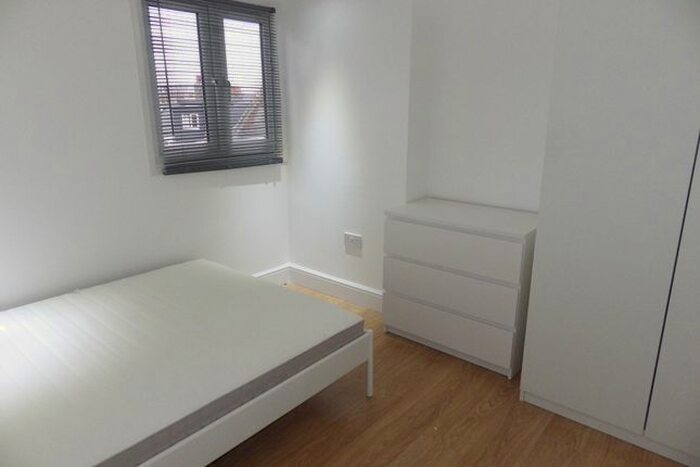 1 Bedroom End Of Terrace House To Rent In Kenworthy Road, Homerton, E9