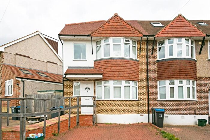 4 Bedroom End Of Terrace House To Rent In Churston Drive, Morden, SM4