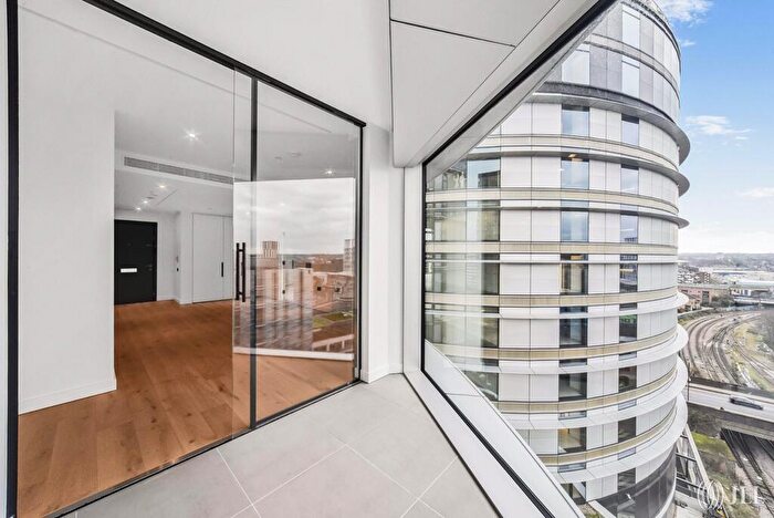 1 Bedroom Flat To Rent In Koa House, London, SW11