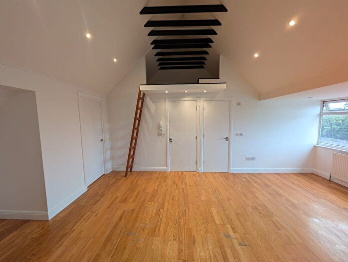 1 Bedroom Studio To Rent In A Edgware Way, Flat B, Edgware, Middlesex, HA8