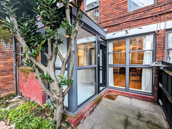 2 Bedroom Flat To Rent In Rampayne Street, Wisley House, SW1V