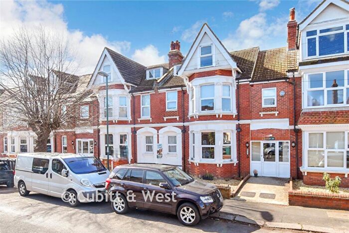 1 Bedroom Apartment For Sale In Richmond Avenue, Bognor Regis, West Sussex, PO21