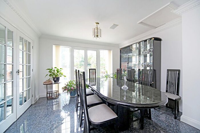 6 Bedroom Detached House To Rent In Winkfield Road, Windsor, SL4