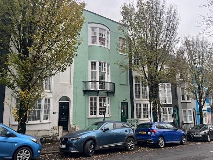 1 Bedroom Flat To Rent In Egremont Place, Brighton, BN2