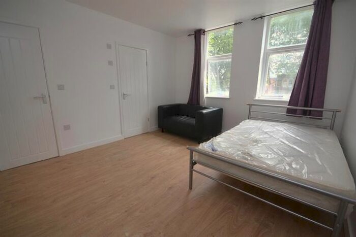 1 Bedroom Studio To Rent In London Road, Reading, Berkshire, RG1