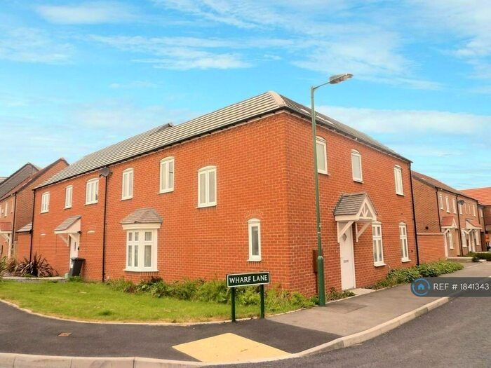 3 Bedroom Semi-Detached House To Rent In Wharf Lane, Solihull, B91