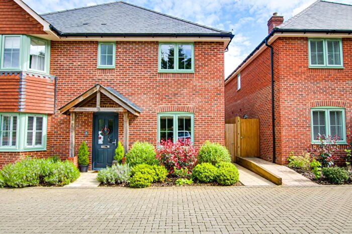 3 Bedroom Semi Detached House For Sale In Bishop's Waltham, SO32