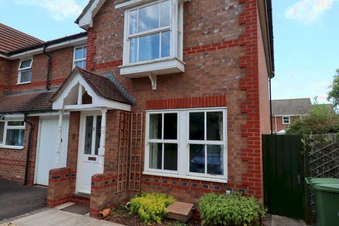 3 Bedroom Semi-Detached House To Rent In Stag Way, Glastonbury, BA6