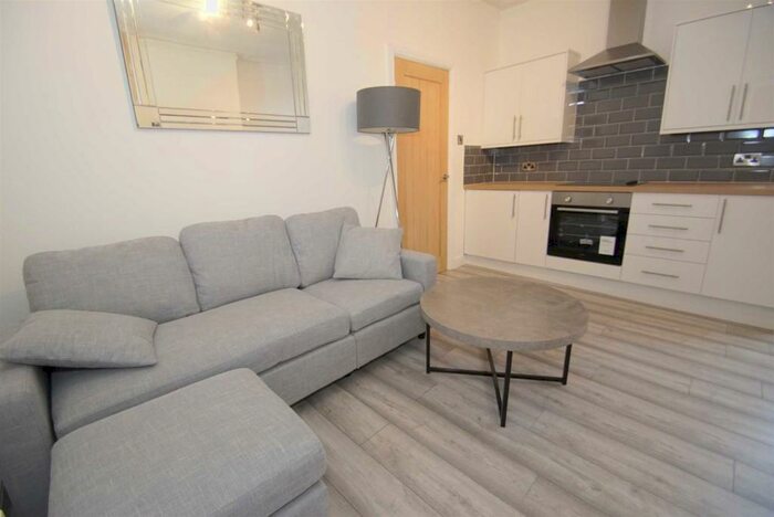 1 Bedroom Flat To Rent In Morris Lane, Kirkstall, Leeds, LS5