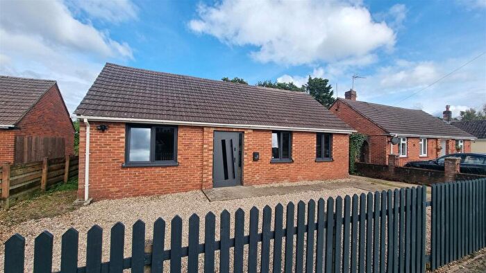 3 Bedroom Detached Bungalow For Sale In Ford Lane, Ferndown, BH22