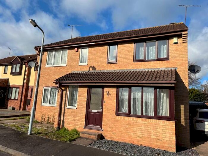 3 Bedroom Property To Rent In Luttrell Close, Taunton TA2