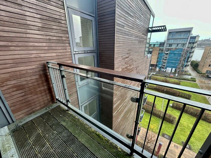 2 Bedroom Apartment To Rent In Jones Point House, Prospect Place, Cardiff Bay, CF11