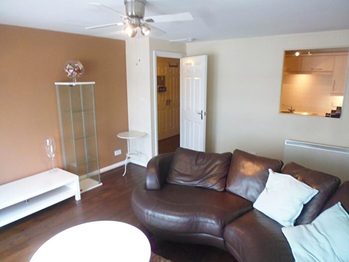 2 Bedroom Flat To Rent In A Wallace Street, Glasgow, G5