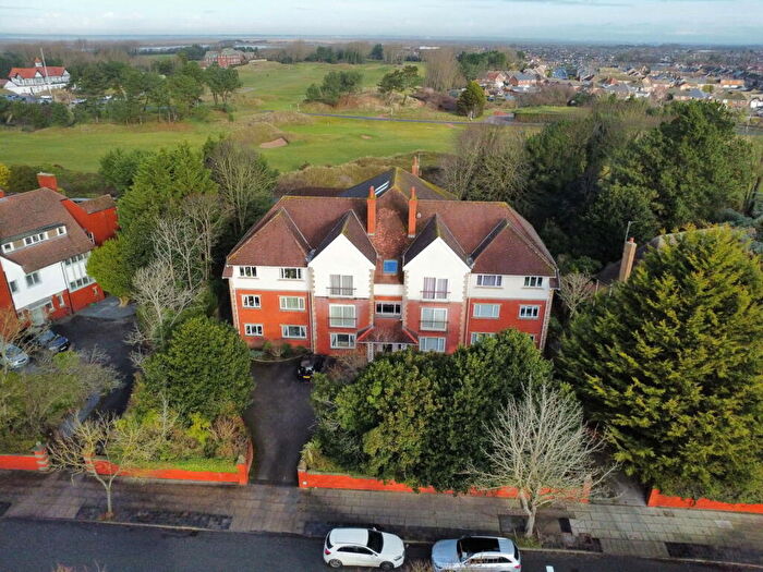 2 Bedroom Flat For Sale In Hesketh Road, Hesketh Park, Southport, PR9