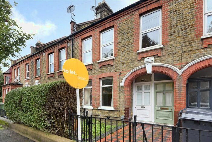 2 Bedroom Flat To Rent In Brettenham Road, Walthamstow, London, E17