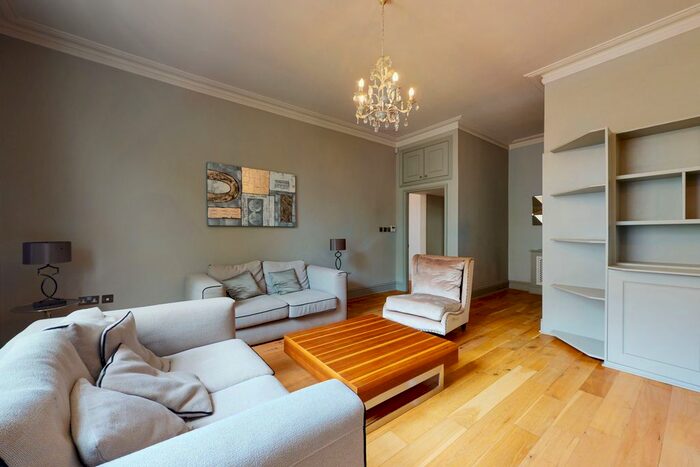 3 Bedroom Flat To Rent In Pembridge Gardens, Notting Hill, W2