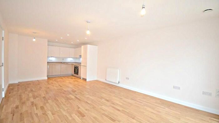 2 Bedroom Flat To Rent In Windsor Road, Slough, SL1