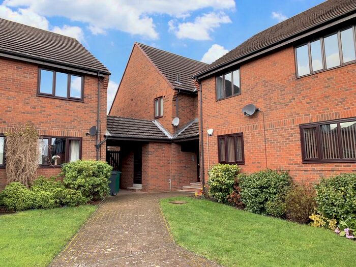 2 Bedroom Apartment To Rent In Hepscott Drive, Whitley Bay, NE25