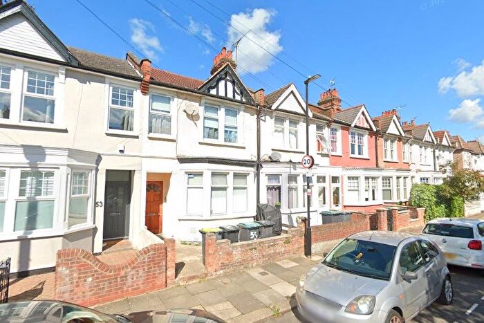 2 Bedroom Flat To Rent In Tottenham, London, N22