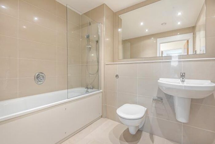 2 Bedroom Apartment To Rent In Royal Winchester House, Bracknell, RG12