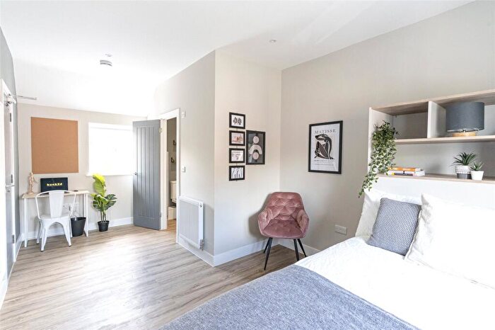 6 Bedroom Semi-Detached House To Rent In Battery Hill, Winchester, Hampshire, SO22