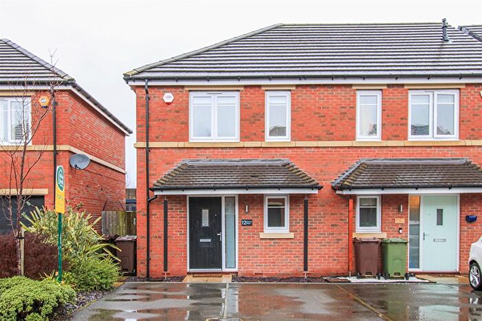 2 Bedroom Semi Detached House For Sale In Allerton Road, Wakefield, WF2